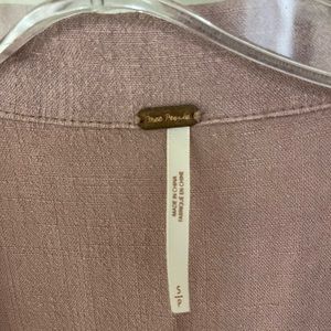 Super cute free people romper! Size small.